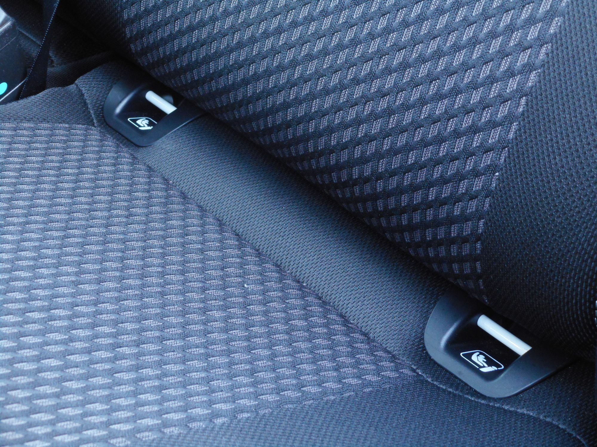 ジュニアシート　何歳から何歳まで