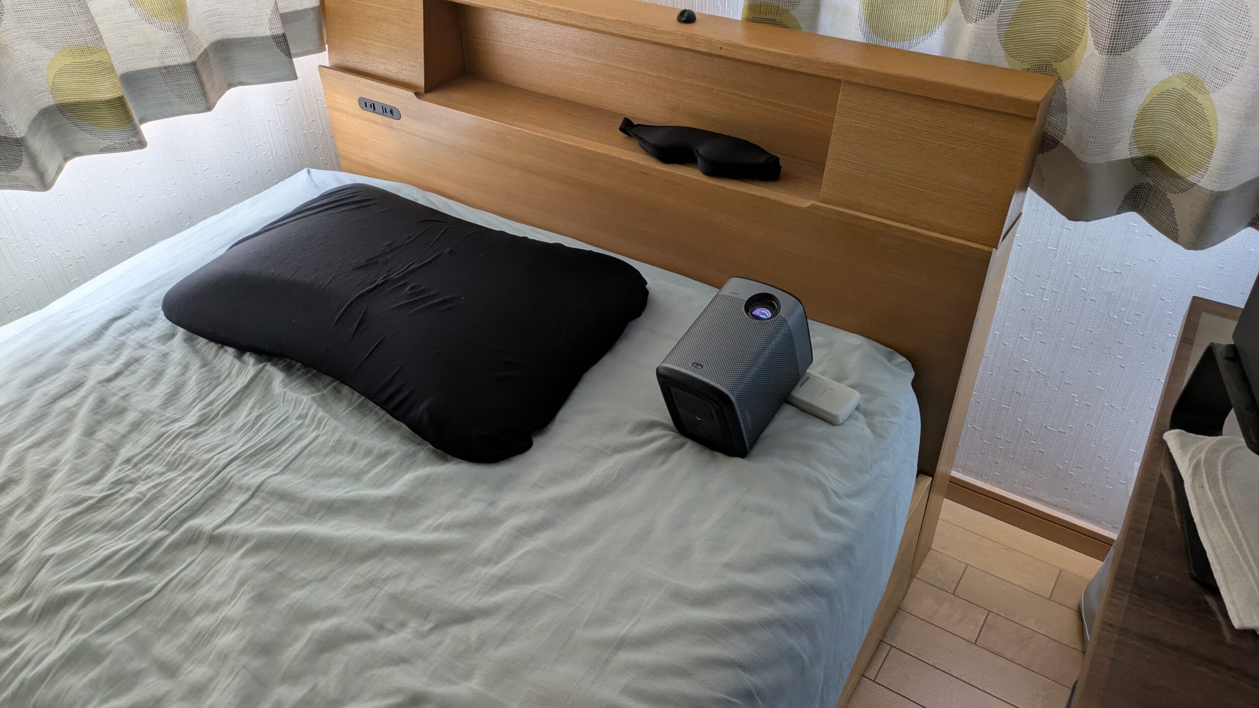 XGIMI Haro＋　ベッドで寝かして使用