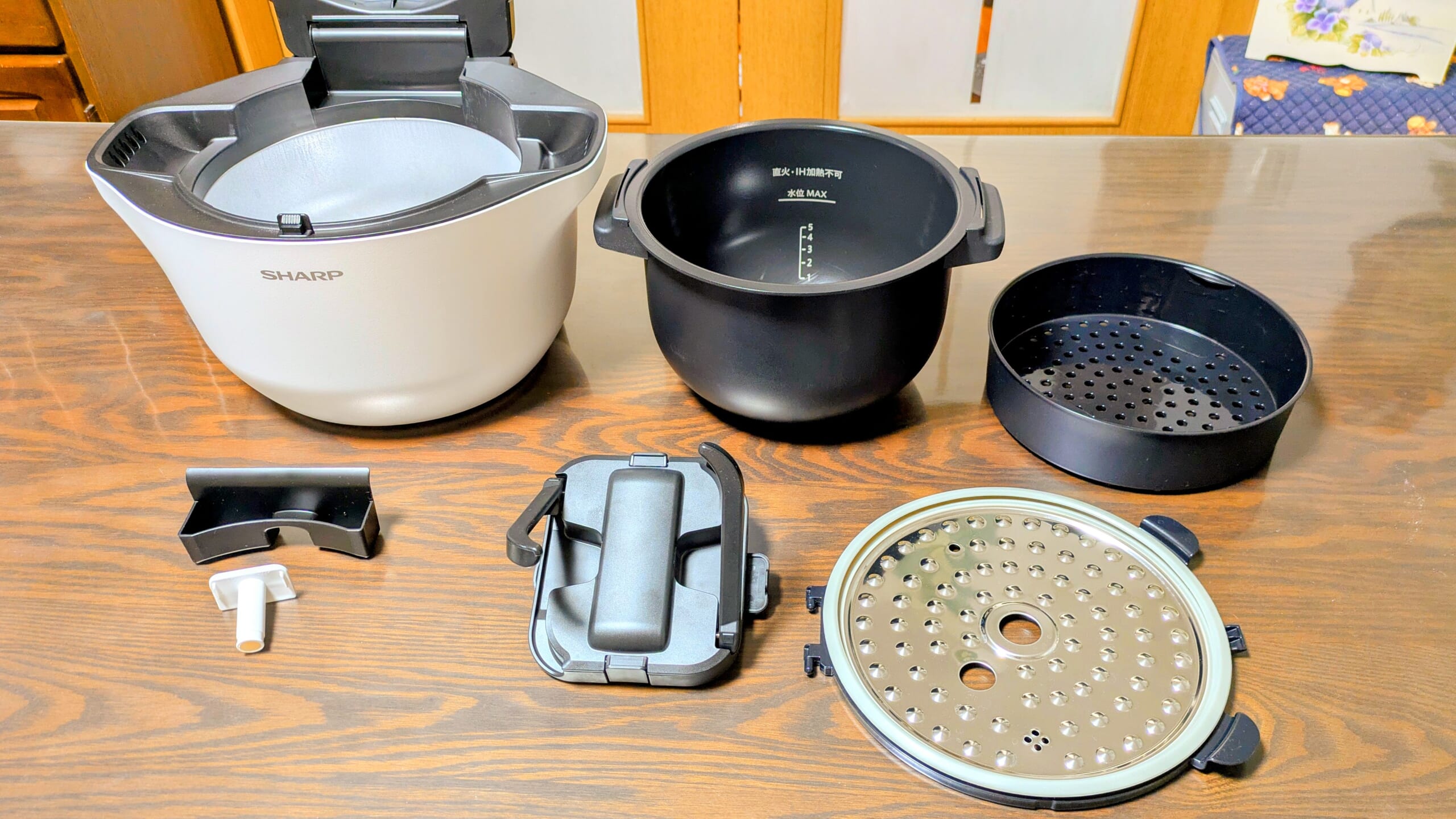 シャープのヘルシオ ホットクックの各パーツ