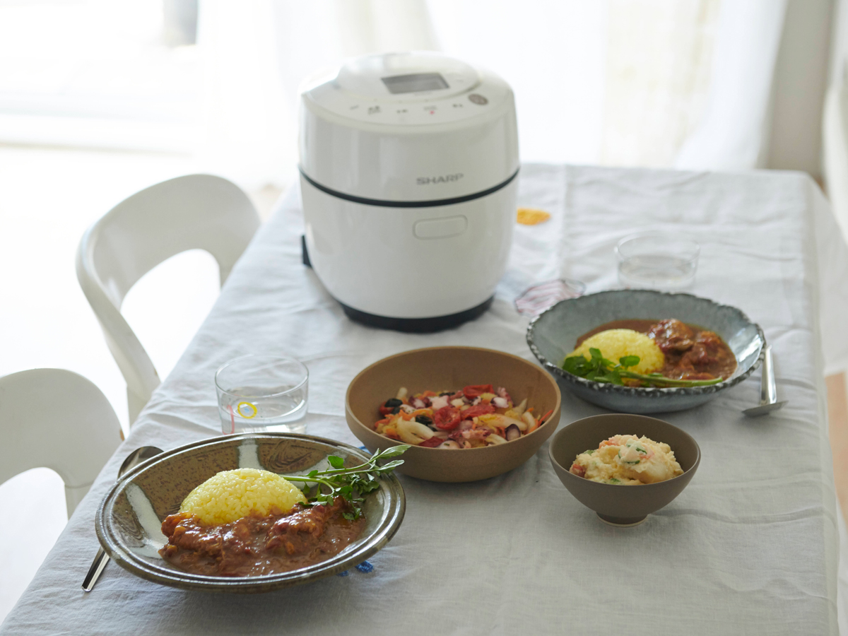 ほったらかしで絶品カレーが完成。一人暮らしにこそホットクックが便利な理由