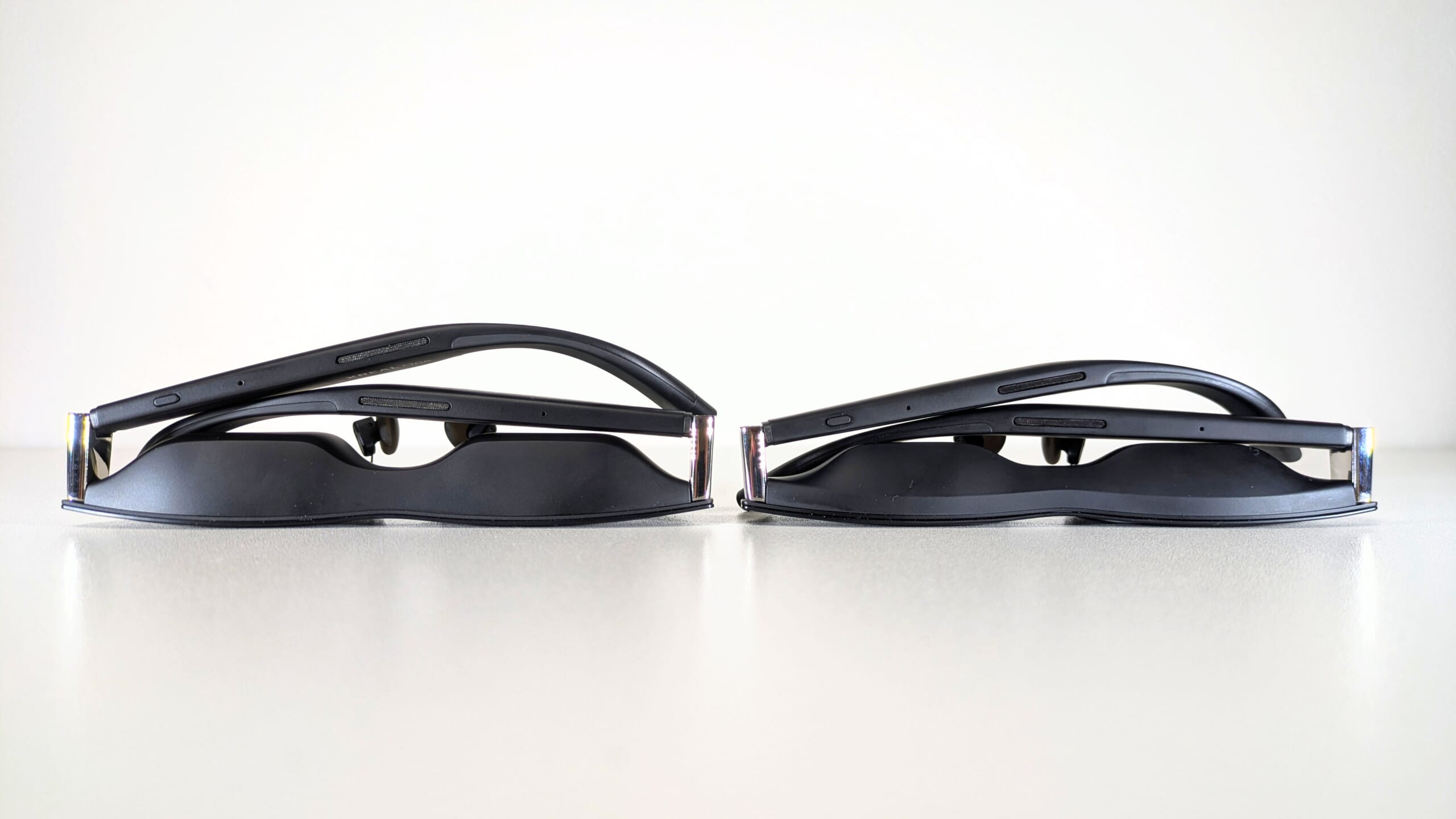 XREAL OneとOneProの分厚さ