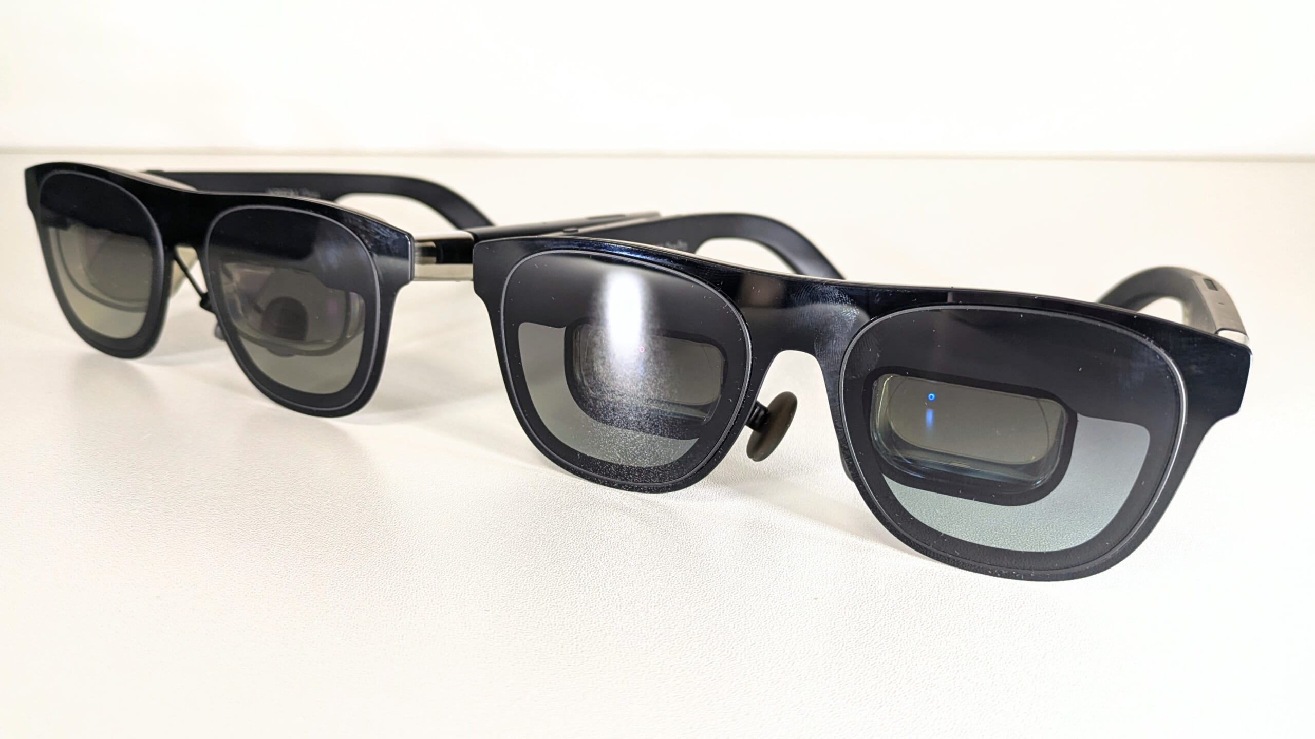 XREAL OneとOne Proを並べた写真