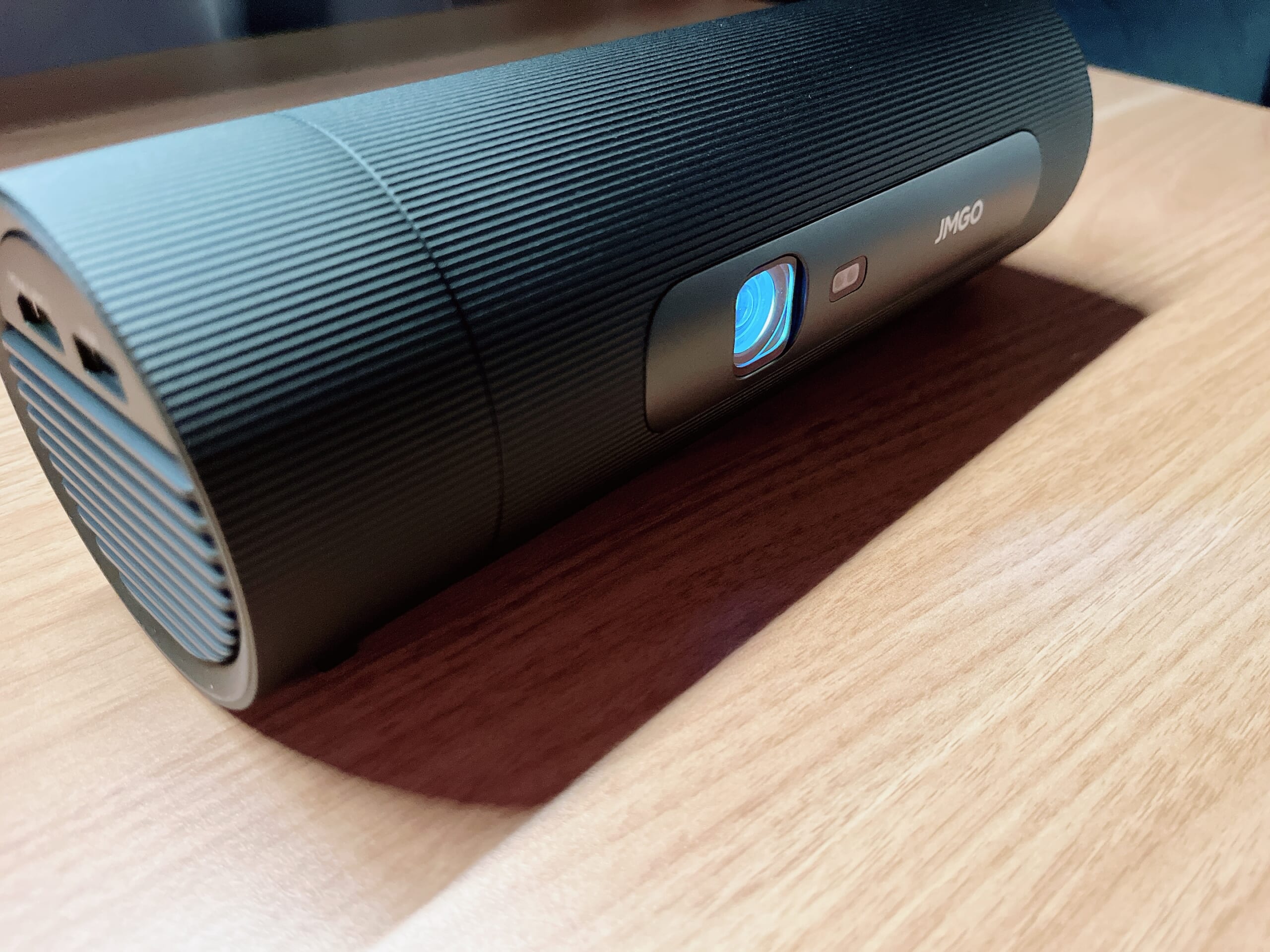 JMGO（ジェイエムゴー） PicoFlix　モバイルプロジェクター　レビュー