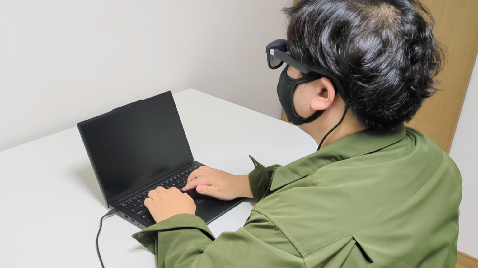 ARグラスを使っていればのぞき見されない