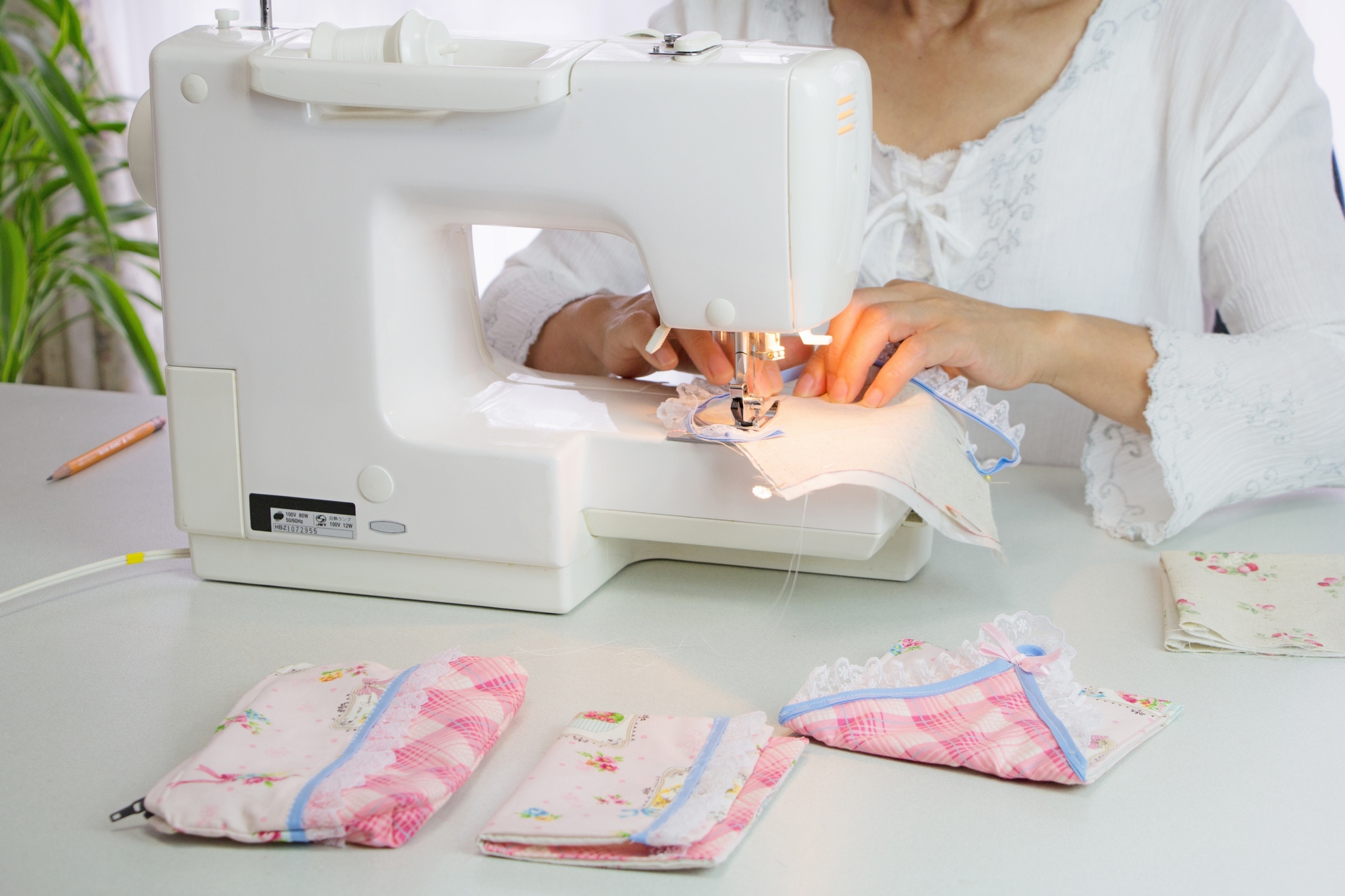 ミシンで小物を縫う
