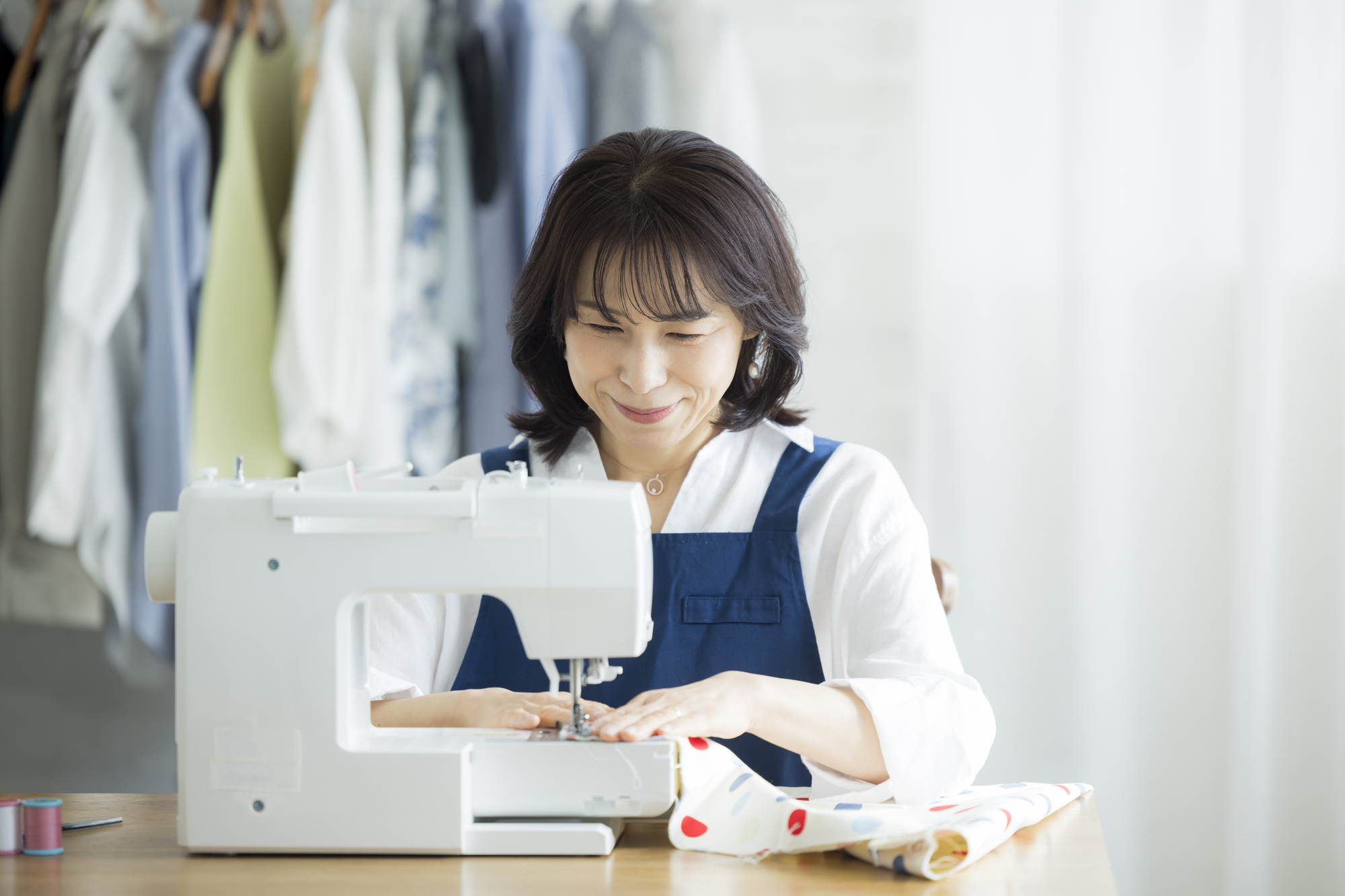 ミシンを使う人