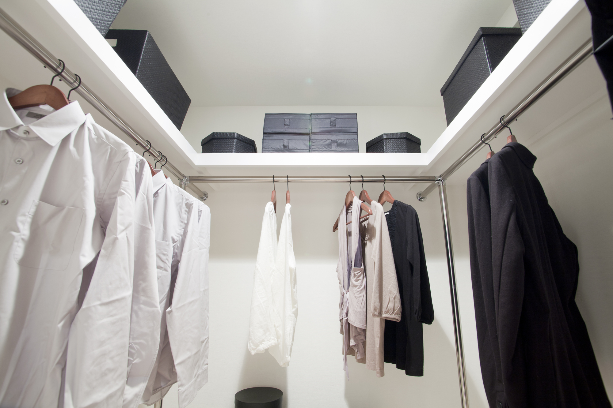 洗濯物は畳まずハンガーで補完