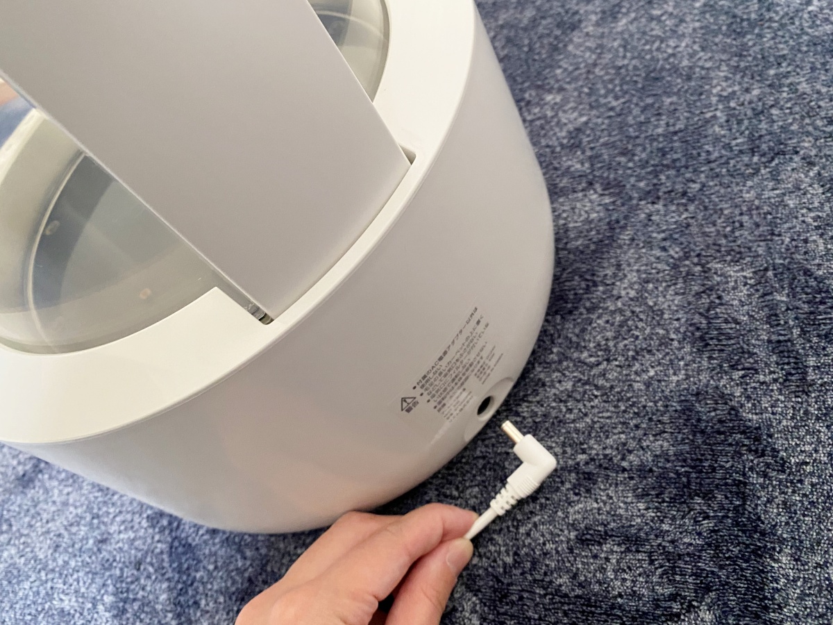 リズムのプールレス加湿器「MIST300」の電源