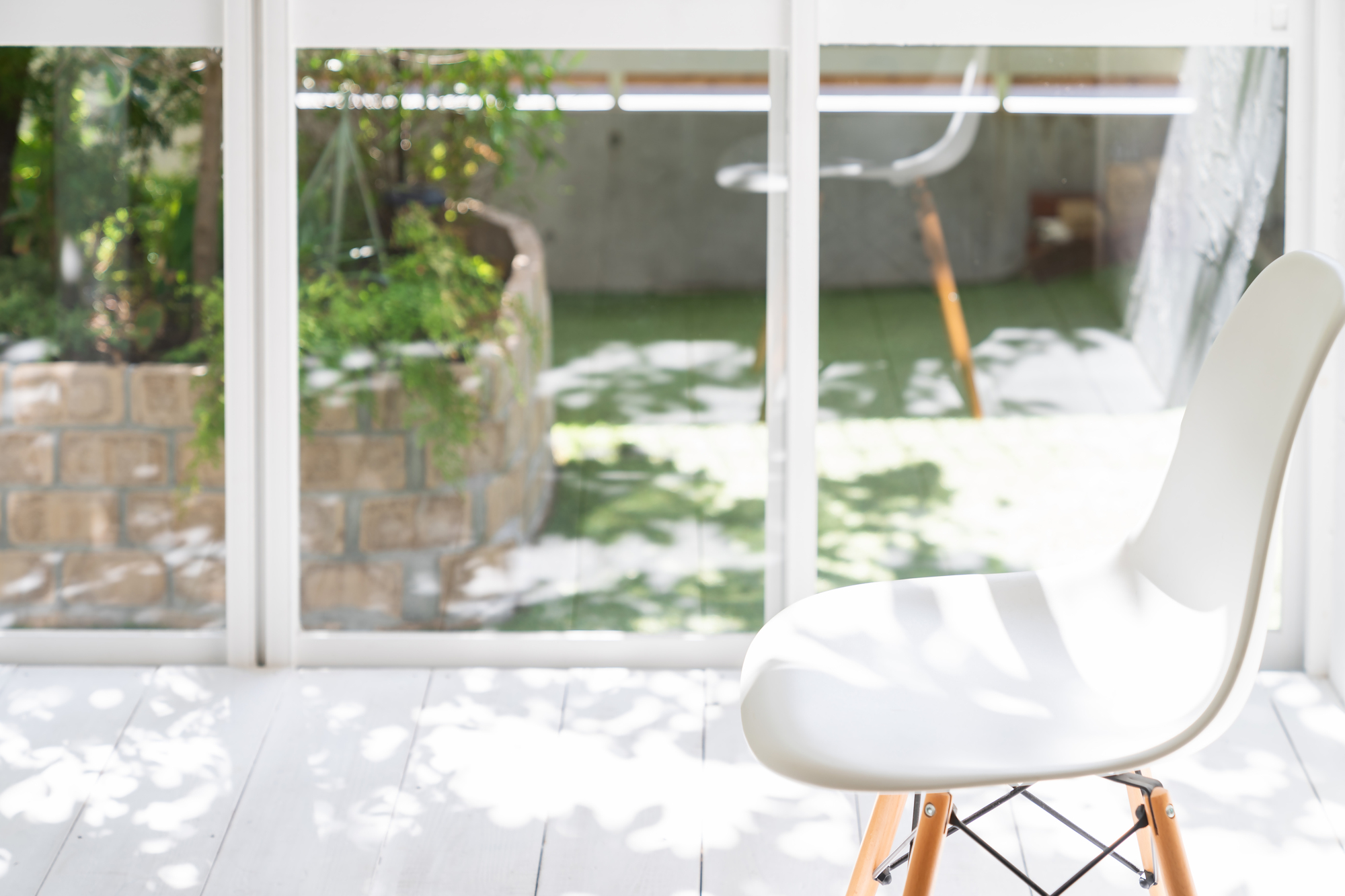 窓から差し込む直射日光(保管時は日光に注意)