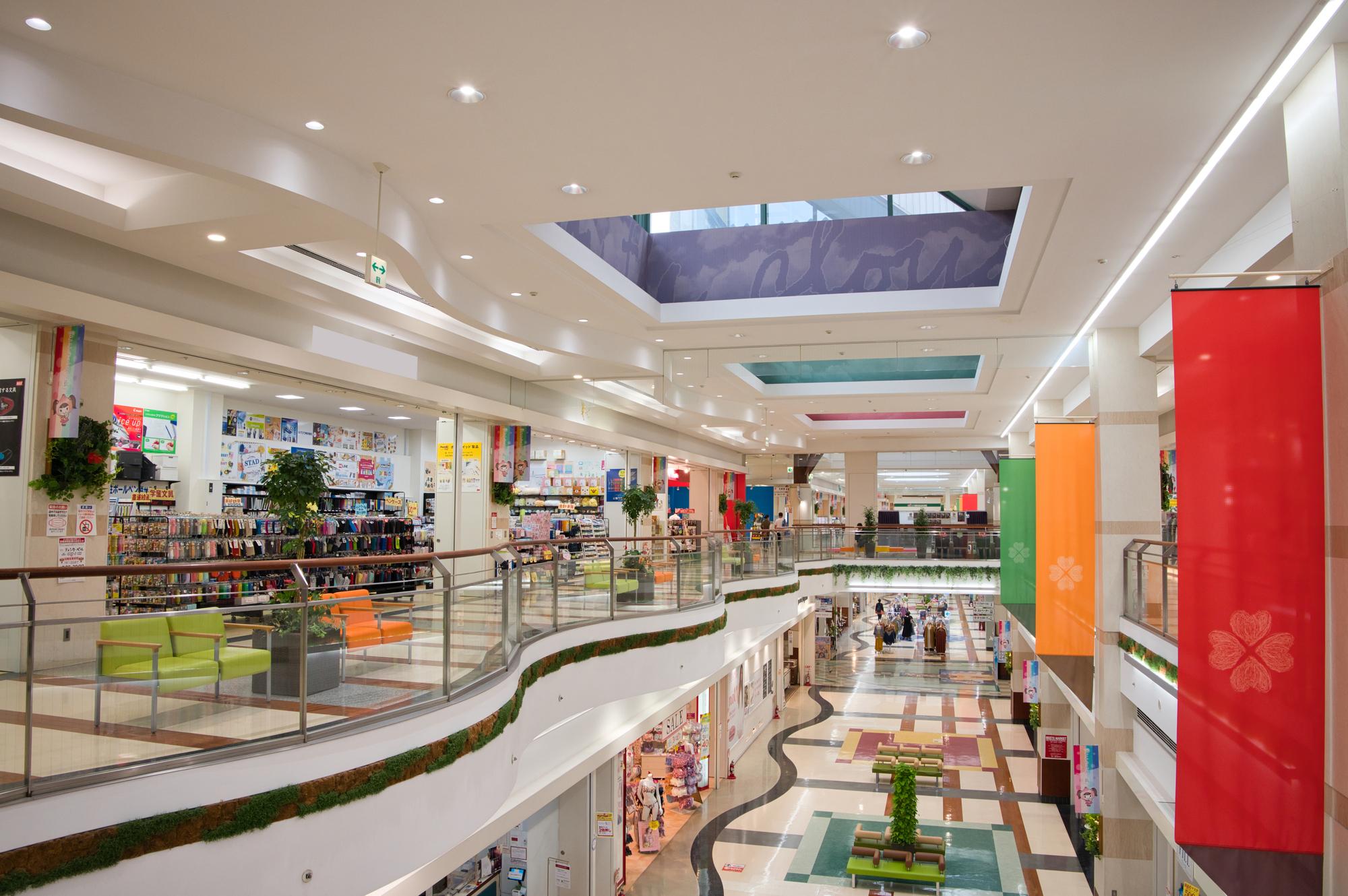 大型スーパーのベビー用品売り場