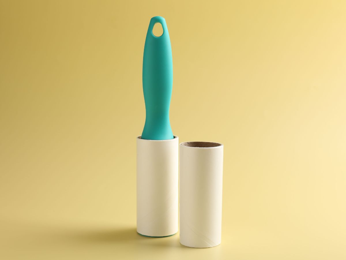 粘着カーペットクリーナー（コロコロ）