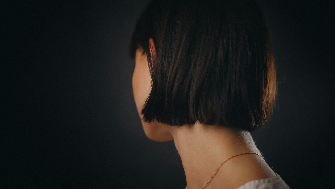 ボブヘアの人