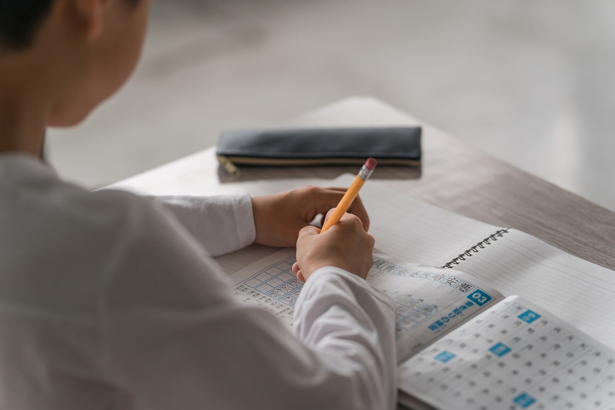 小学校中学年（8〜9歳）