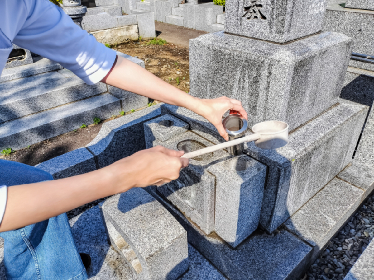 お墓の掃除