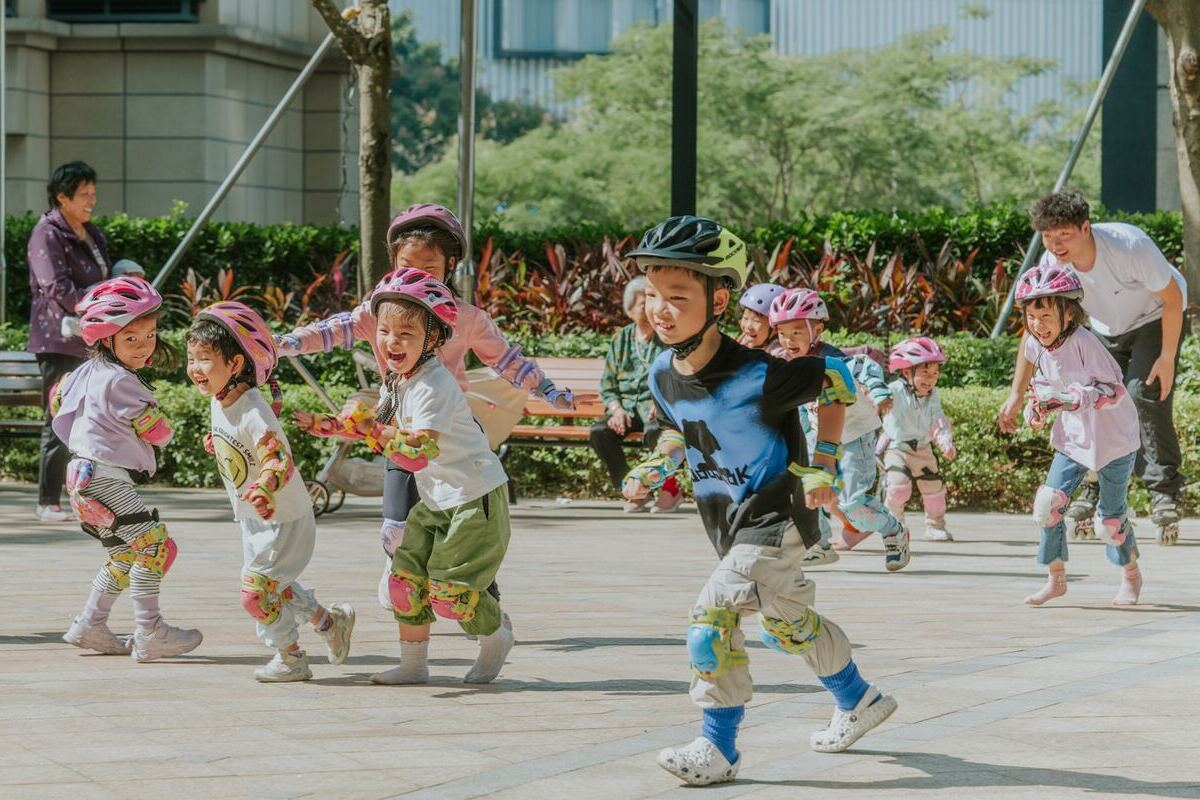 子どもがネッククーラーを使うときの注意点を解説するイメージ