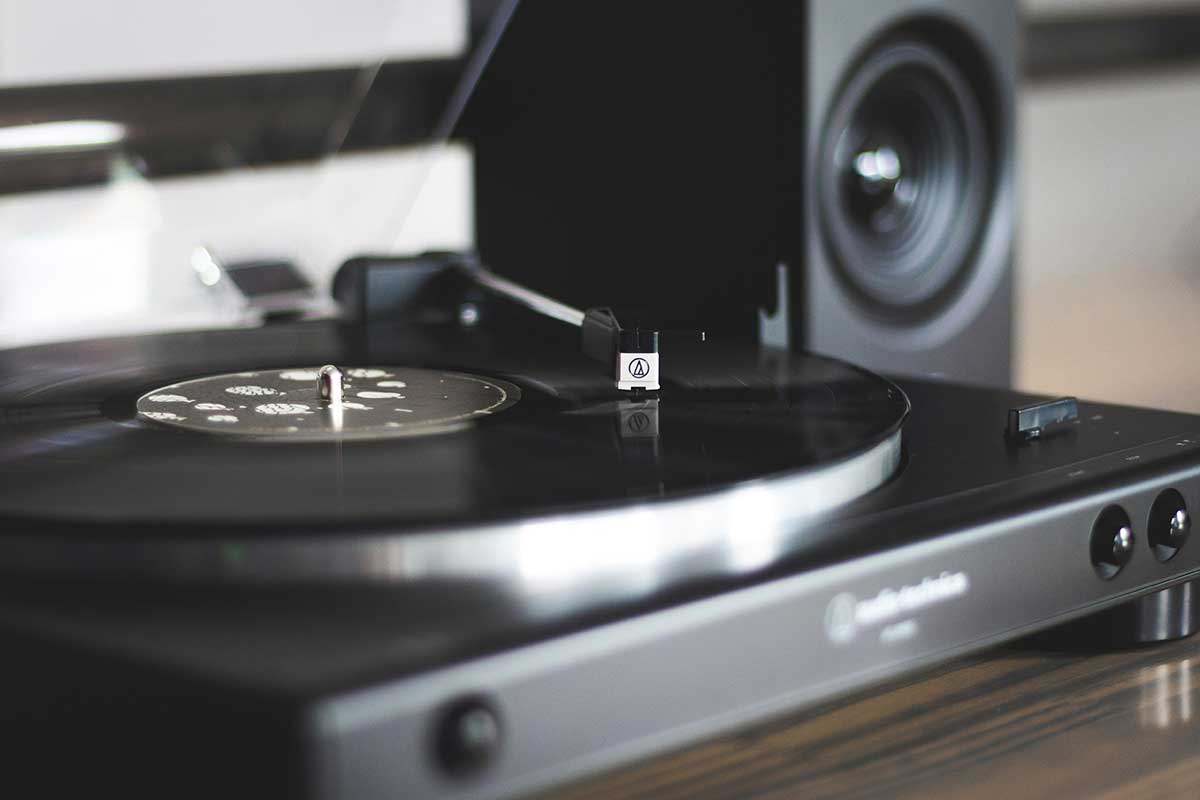 レコードプレーヤー