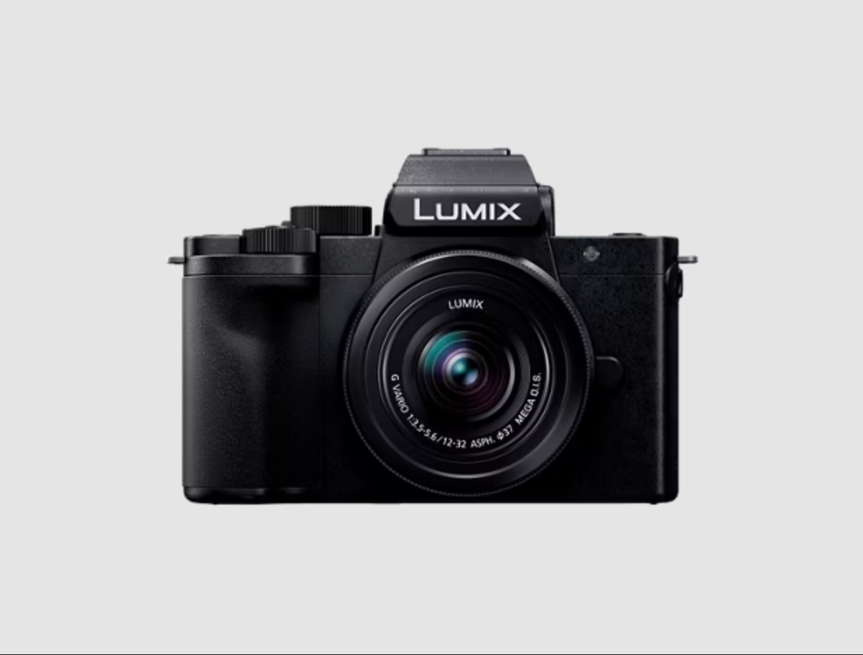 コンパクトで旅行向きのPanasonic LUMIX G100D