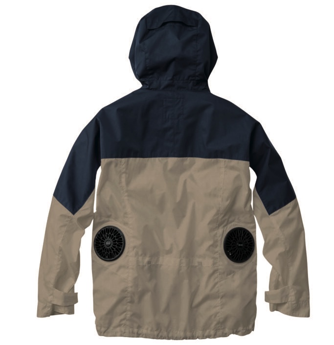フード付き空調服の着用例