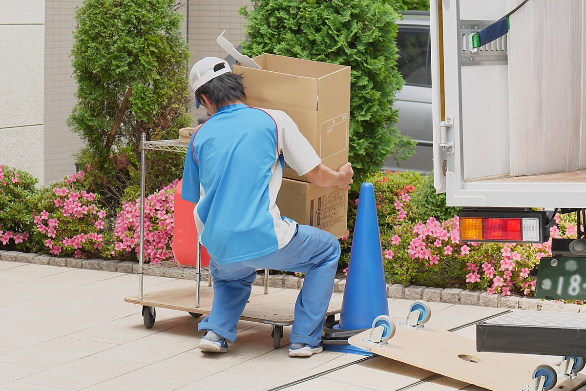 腕を大きく動かす作業に向く空調服のベストタイプ