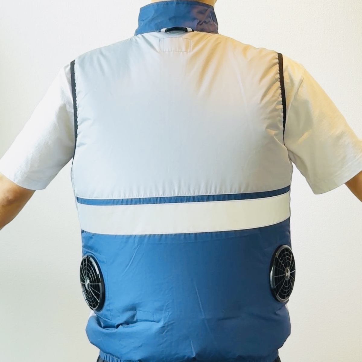 空調服の背面ファンの位置