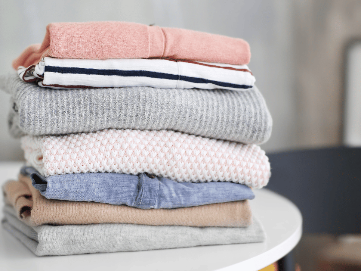 シワを抑えたい服は「たたんで重ねる」