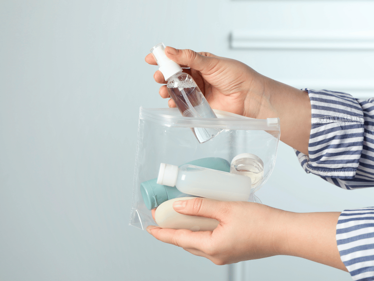 機内持ち込み液体ルール（100ml／1L透明袋）