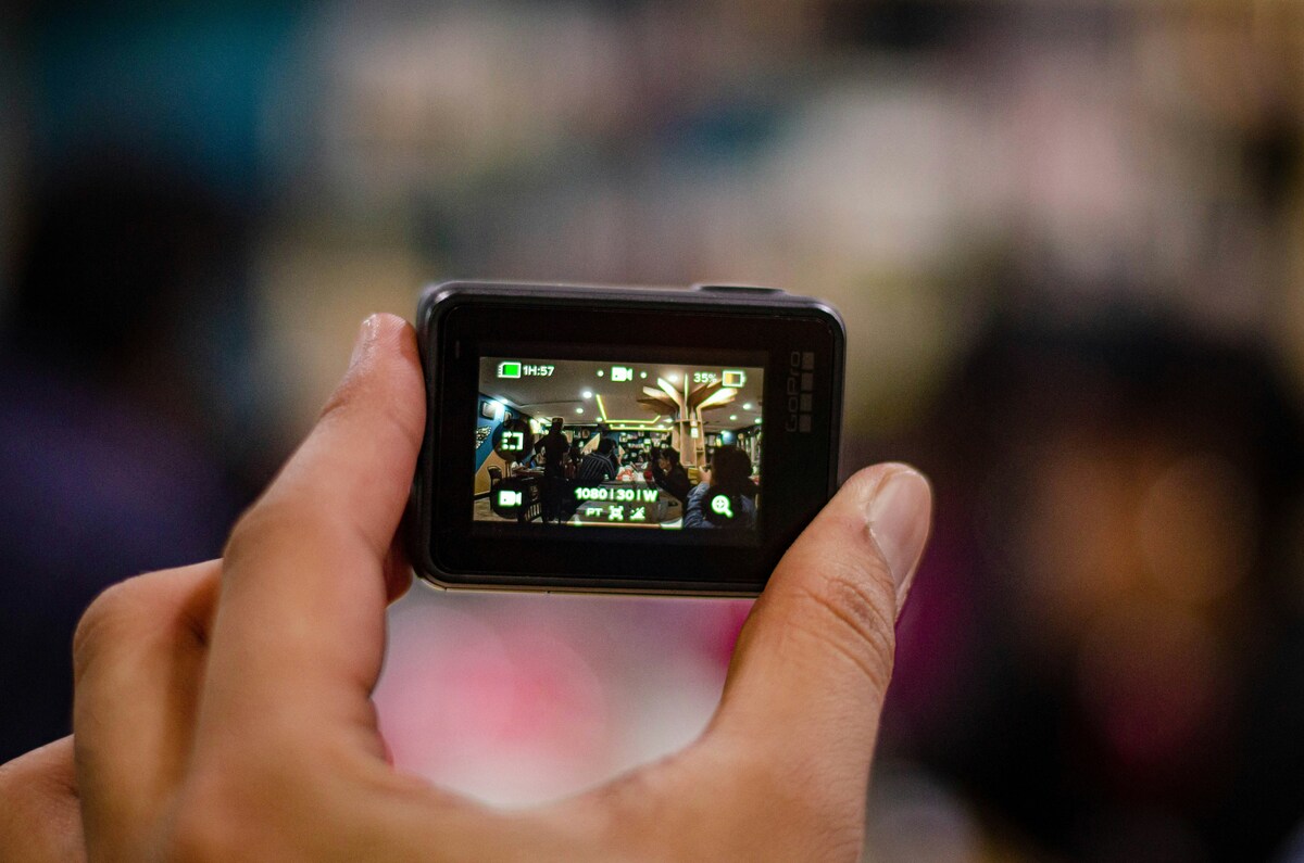 スマホ撮影からVlogカメラを検討するイメージ