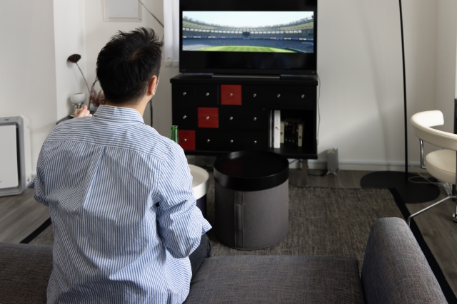 ストリーミングデバイスでサッカー配信を観る様子