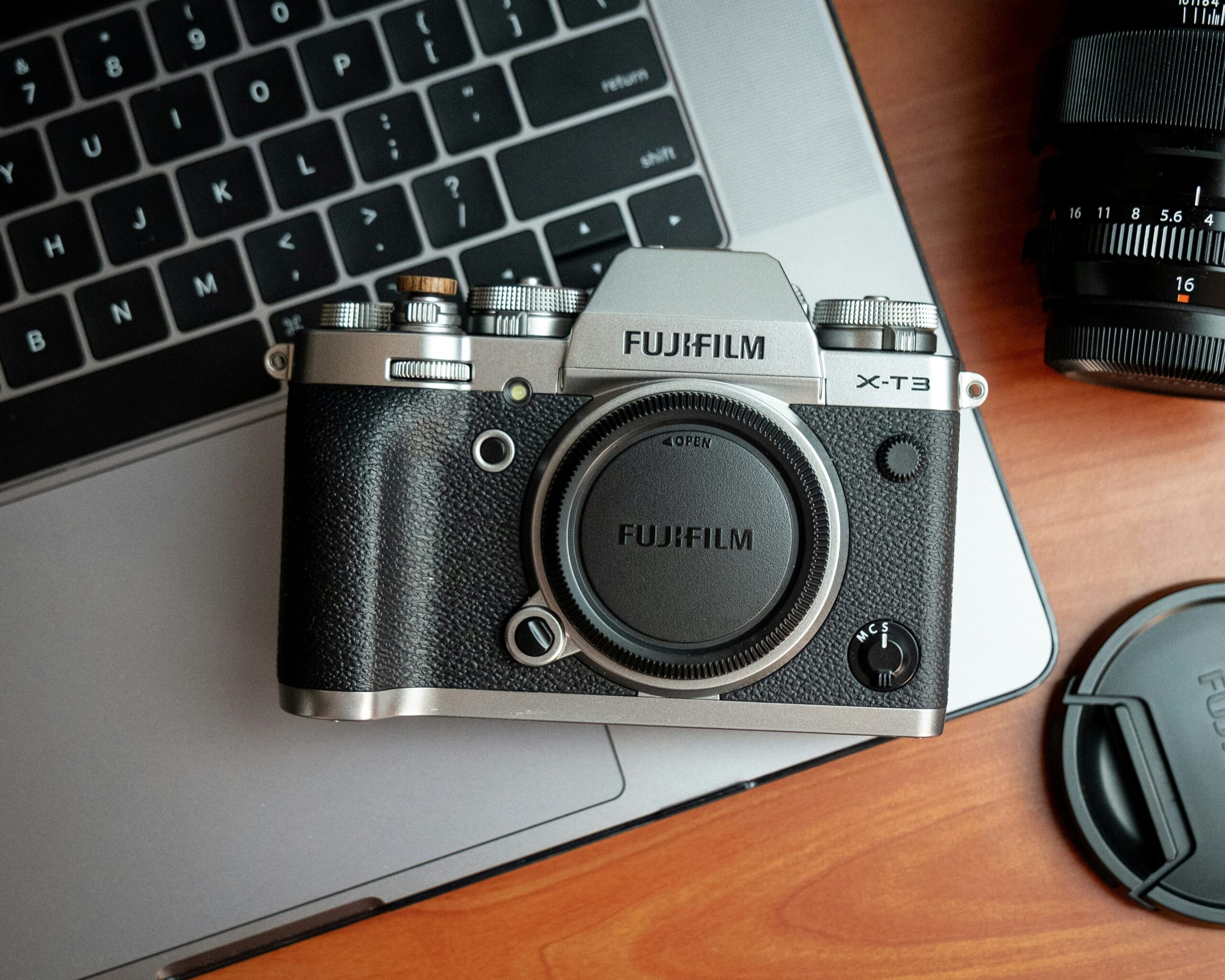 色作りに定評のあるFUJIFILMのカメラ