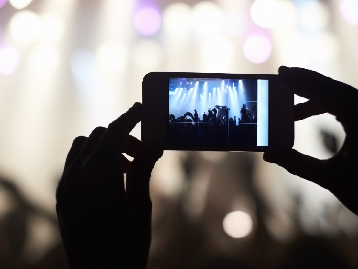 暗いシーンではGoProの画面の明るさに配慮する