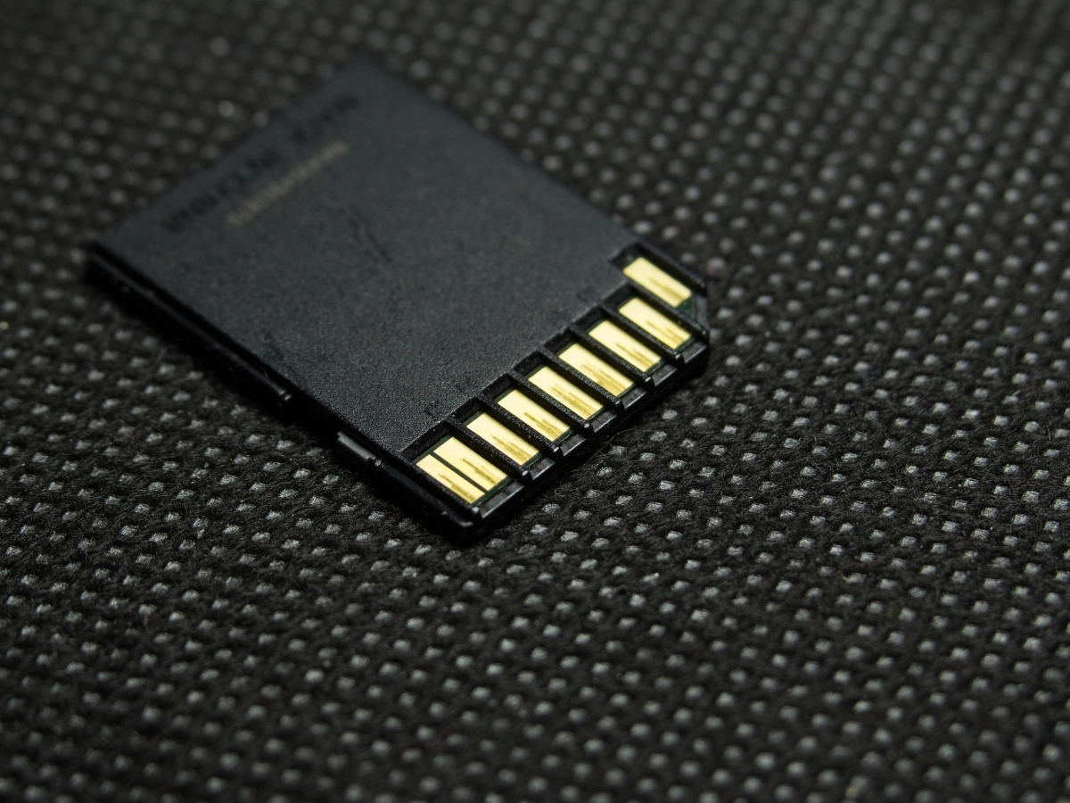 GoProの予備バッテリーとmicroSDカードの準備