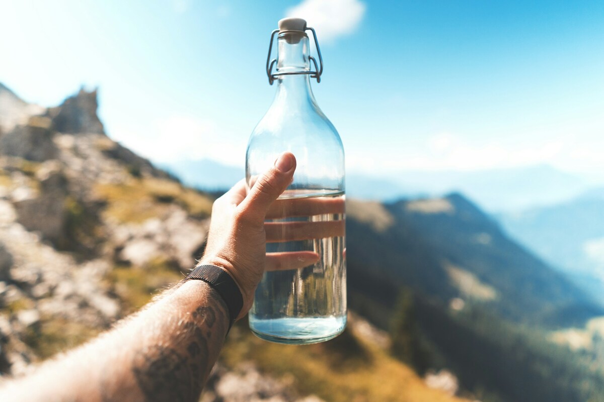 テントサウナ前後の水分補給用の水